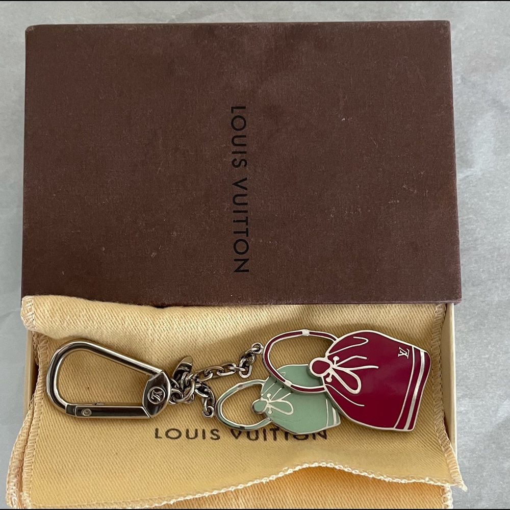 LOUIS VUITTON bag charm or key ring - Picture 4 of 8